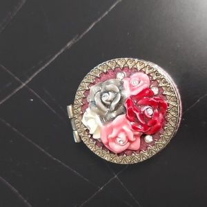 Betsey Johnson VINTAGE ROSES TRINKET BOX